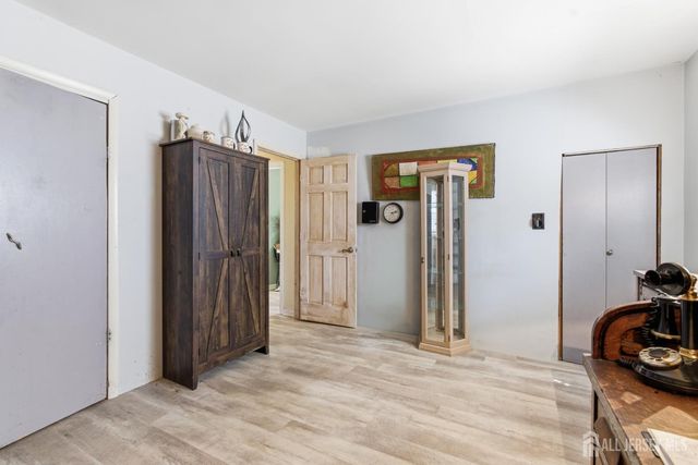 31 Pinetree Drive, Sayreville, NJ 08859