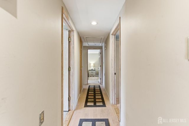 31 Pinetree Drive, Sayreville, NJ 08859