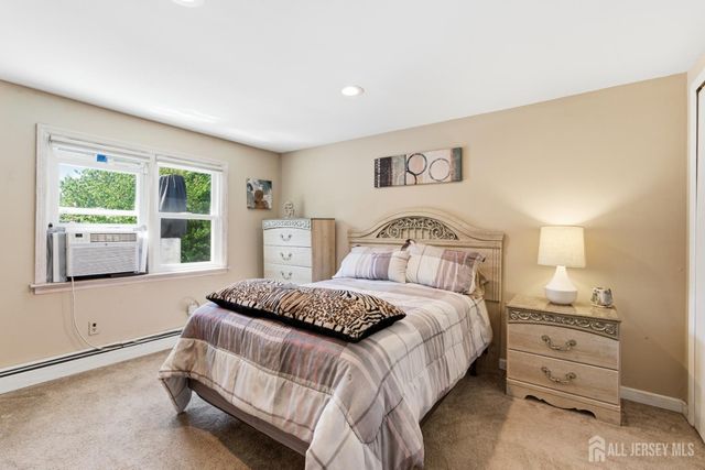 31 Pinetree Drive, Sayreville, NJ 08859