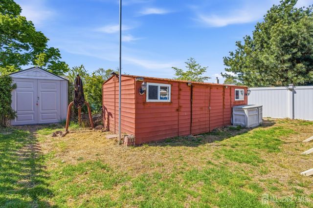 31 Pinetree Drive, Sayreville, NJ 08859