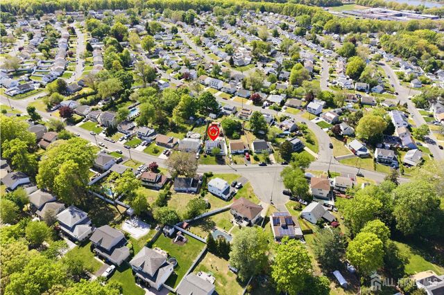 31 Pinetree Drive, Sayreville, NJ 08859