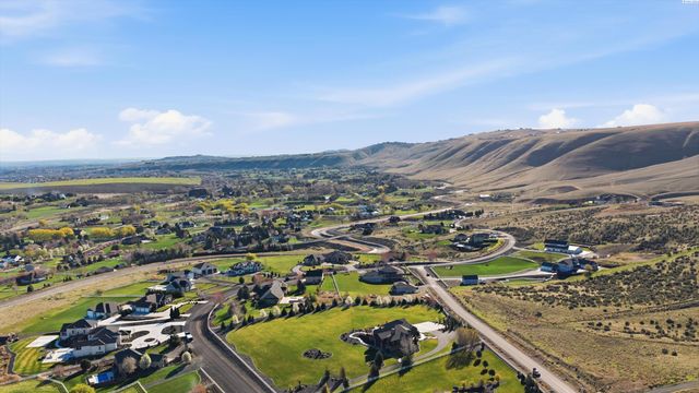 75029 E Homestead Road, Kennewick, WA 99338