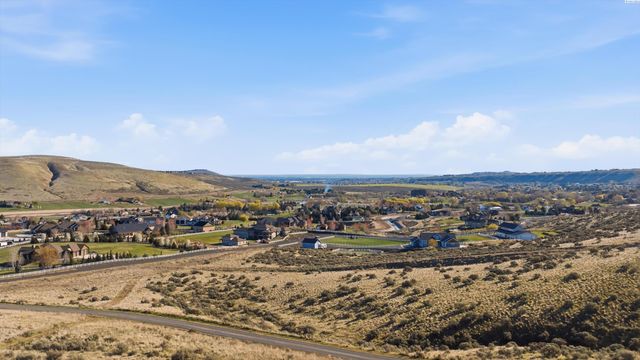 75029 E Homestead Road, Kennewick, WA 99338