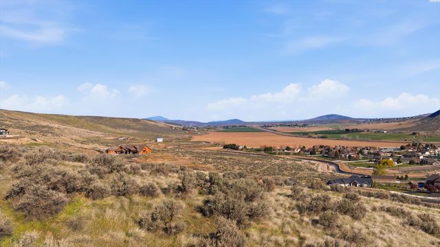 75029 E Homestead Road, Kennewick, WA 99338