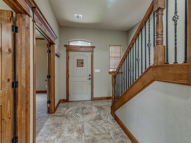 11663 NE Happy Hollow Rd, Elgin, OK 73538