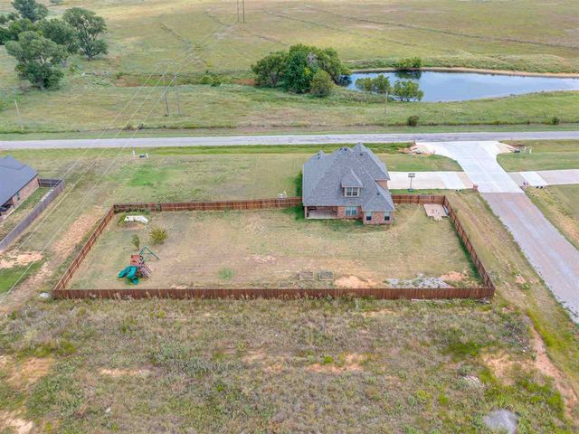 11663 NE Happy Hollow Rd, Elgin, OK 73538