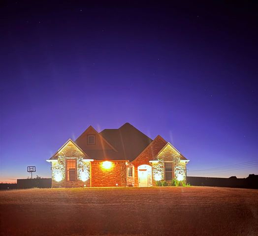 11663 NE Happy Hollow Rd, Elgin, OK 73538