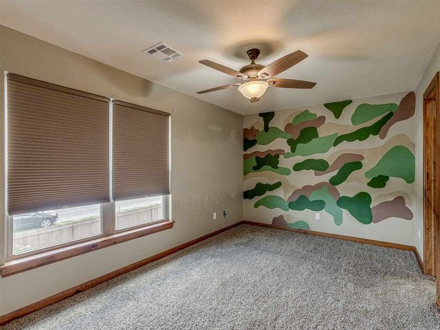 11663 NE Happy Hollow Rd, Elgin, OK 73538