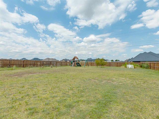 11663 NE Happy Hollow Rd, Elgin, OK 73538