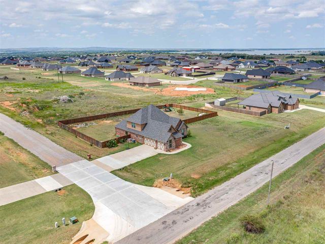 11663 NE Happy Hollow Rd, Elgin, OK 73538