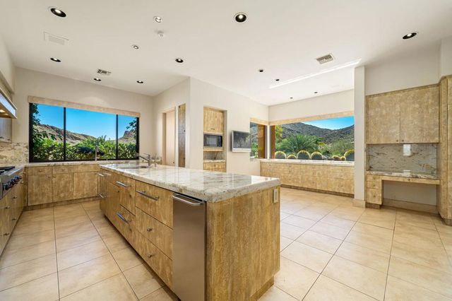 28 Evening Star Drive, Rancho Mirage, CA 92270