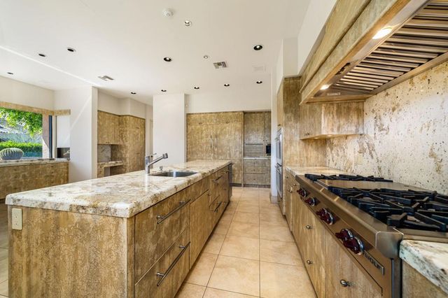 28 Evening Star Drive, Rancho Mirage, CA 92270