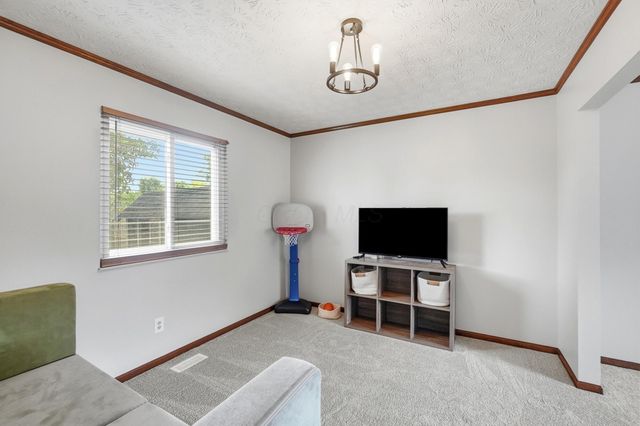 6296 Seneca Way, Grove City, OH 43123