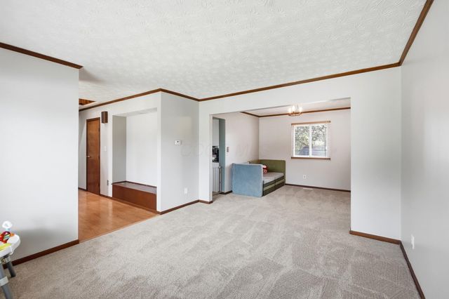 6296 Seneca Way, Grove City, OH 43123