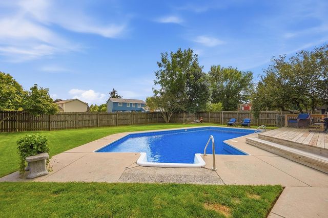 6296 Seneca Way, Grove City, OH 43123