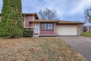 2816 Hillsboro Avenue N, New Hope, MN 55427