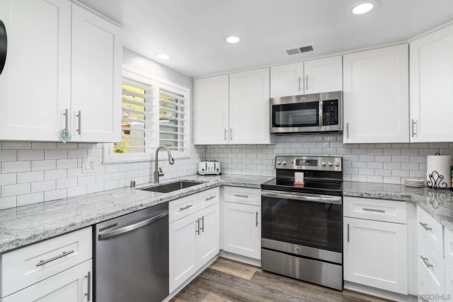 16657 Roca Dr, San Diego, CA 92128