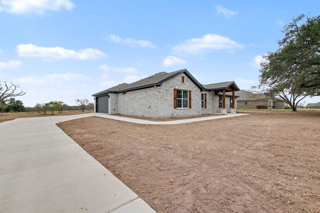 425 County Road 3152, Kempner, TX 76539