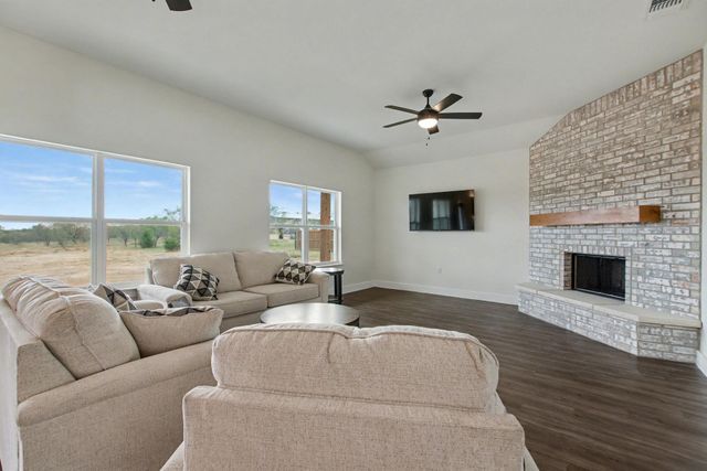 425 County Road 3152, Kempner, TX 76539