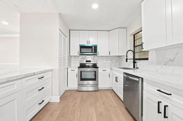 6115 SW 3rd Street, Margate, FL 33068