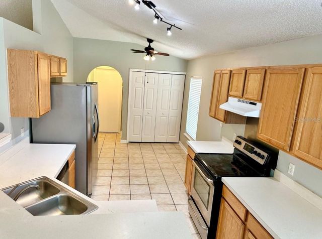 14237 ECON WOODS LANE, Orlando, FL 32826