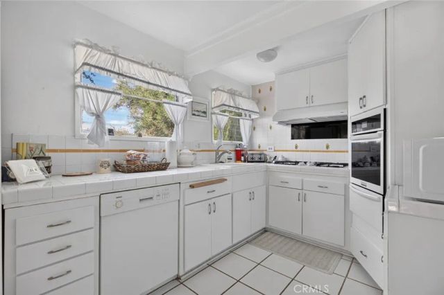 1459 Marion Dr, Glendale, CA 91205