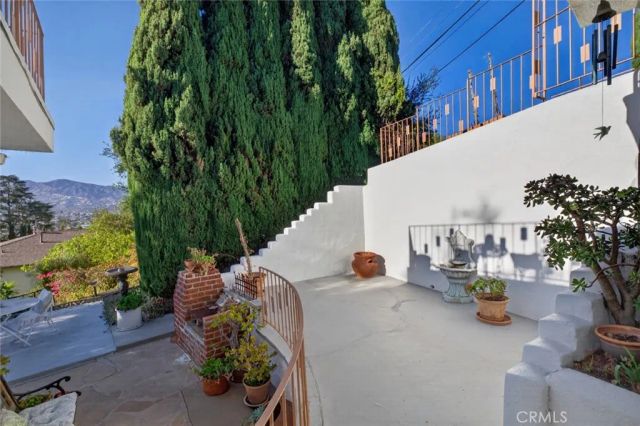 1459 Marion Dr, Glendale, CA 91205