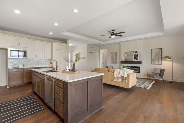4668 180th Street, Urbandale, IA 50323