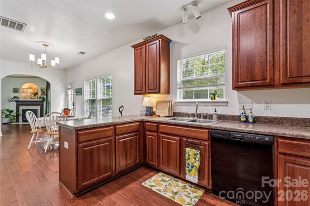 1042 Arrowhead Drive SE, Concord, NC 28025