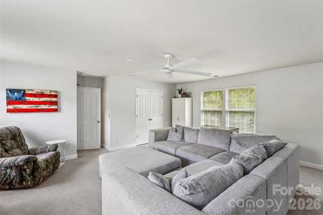 1042 Arrowhead Drive SE, Concord, NC 28025