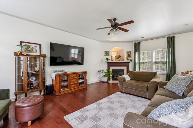 1042 Arrowhead Drive SE, Concord, NC 28025