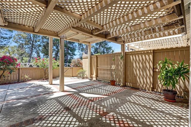 6 Shadow Hill, Laguna Hills, CA 92653