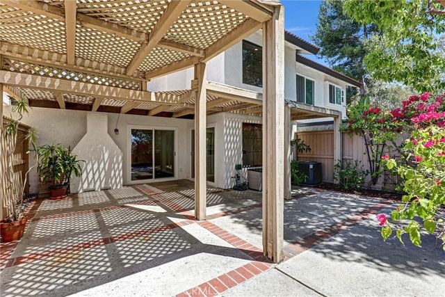 6 Shadow Hill, Laguna Hills, CA 92653