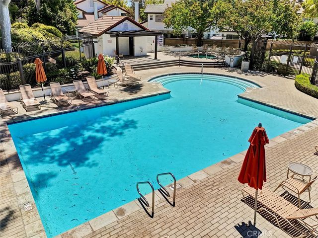 6 Shadow Hill, Laguna Hills, CA 92653