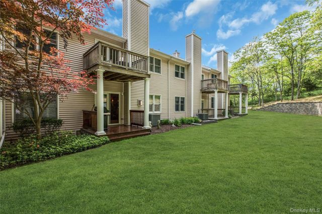 3402 Willow Pond Drive, Riverhead, NY 11901