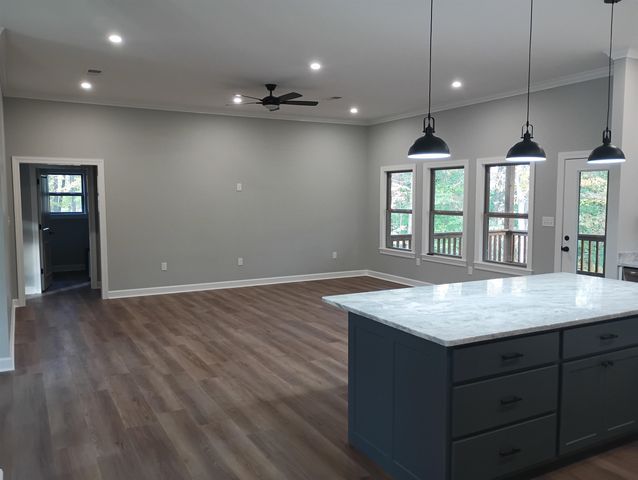 150 HAWTHORNE LN, Savannah, TN 38372