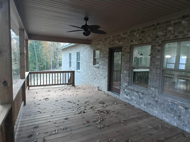 150 HAWTHORNE LN, Savannah, TN 38372