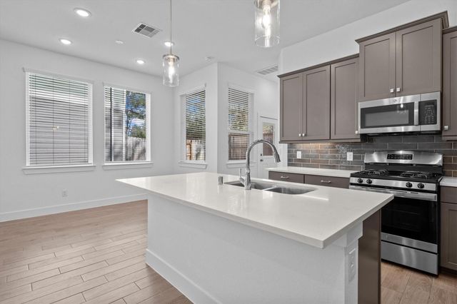 120 Red Cascade Court, Willis, TX 77318