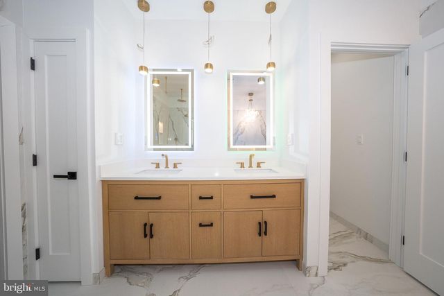 212 ARONIMINK DR, Newtown Square, PA 19073