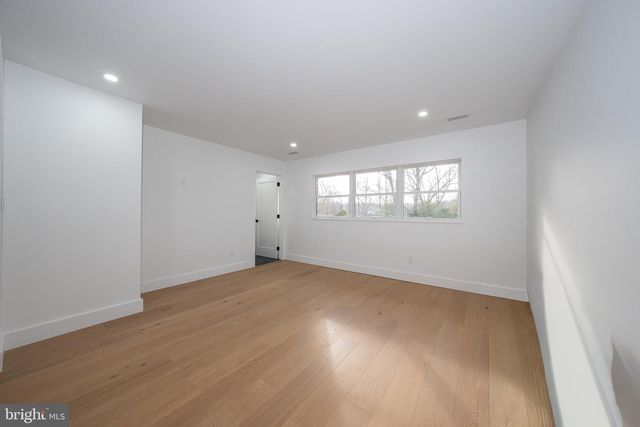 212 ARONIMINK DR, Newtown Square, PA 19073