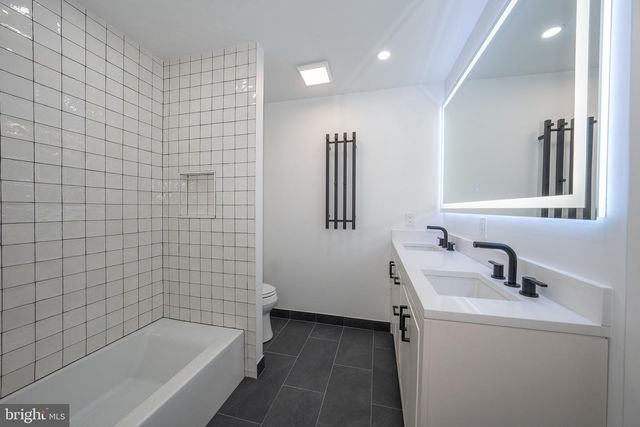 212 ARONIMINK DR, Newtown Square, PA 19073