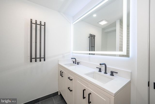 212 ARONIMINK DR, Newtown Square, PA 19073