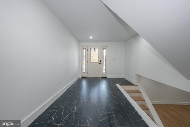 212 ARONIMINK DR, Newtown Square, PA 19073