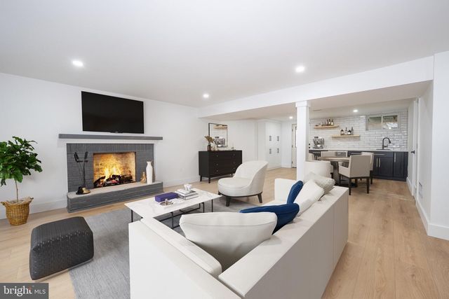 212 ARONIMINK DR, Newtown Square, PA 19073