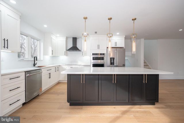 212 ARONIMINK DR, Newtown Square, PA 19073