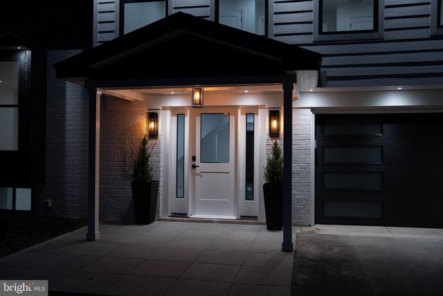 212 ARONIMINK DR, Newtown Square, PA 19073