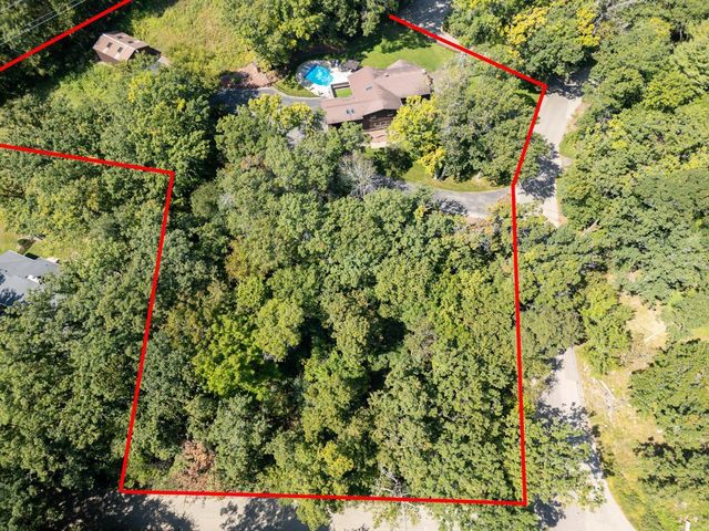 2329 Summit Drive, Janesville, WI 53548