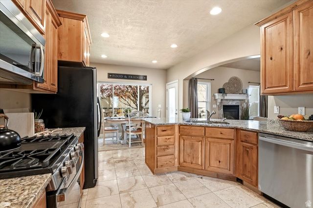 2421 S MAVERICK RD, Saratoga Springs, UT 84045
