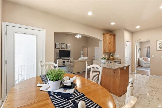 2421 S MAVERICK RD, Saratoga Springs, UT 84045
