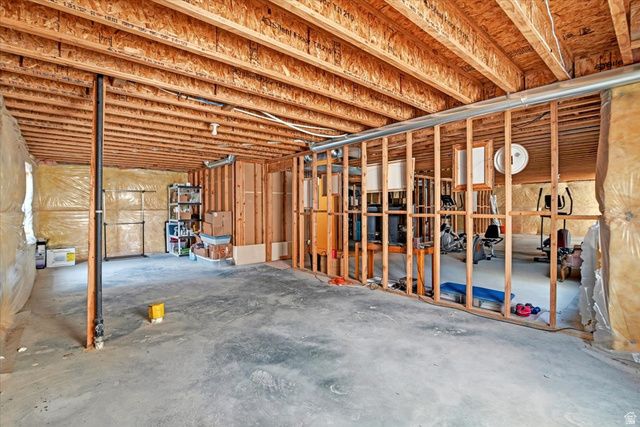 2421 S MAVERICK RD, Saratoga Springs, UT 84045